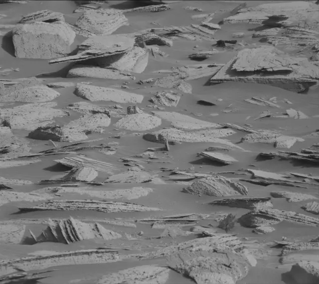 Sol 4030: Mast Camera (Mastcam)