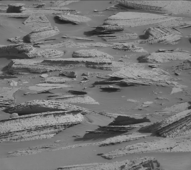 Sol 4030: Mast Camera (Mastcam)