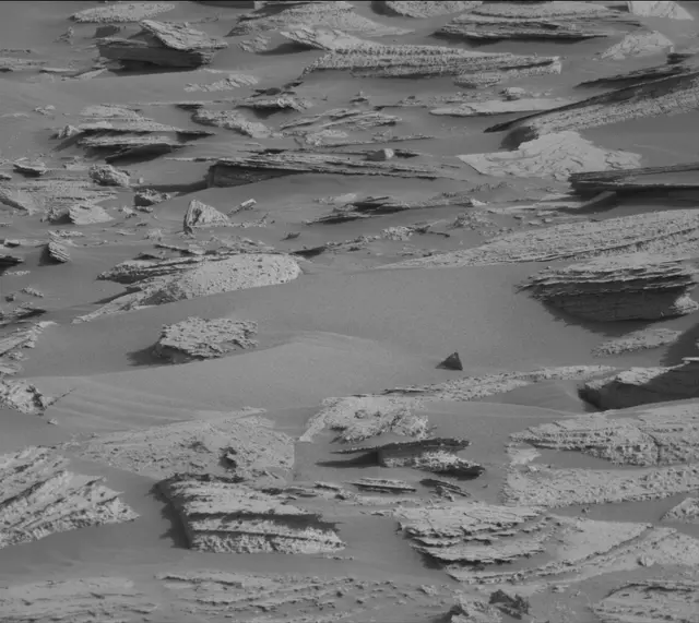 Sol 4030: Mast Camera (Mastcam)