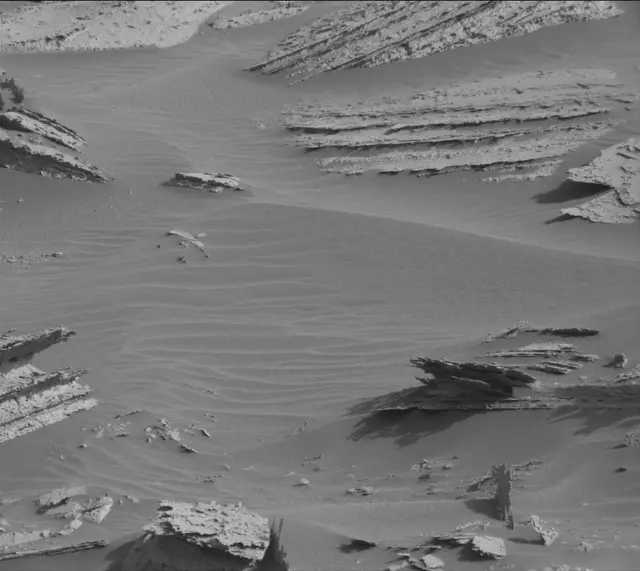 Sol 4030: Mast Camera (Mastcam)