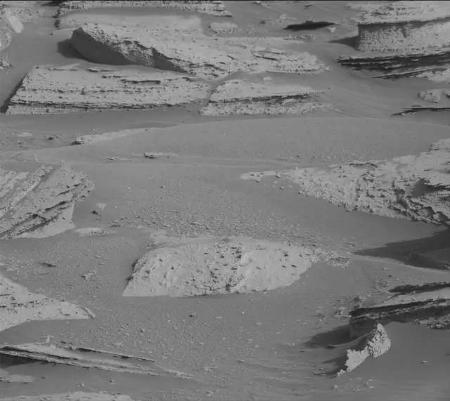 Sol 4030: Mast Camera (Mastcam)