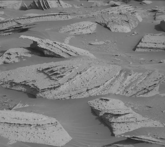 Sol 4030: Mast Camera (Mastcam)