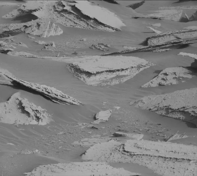 Sol 4030: Mast Camera (Mastcam)