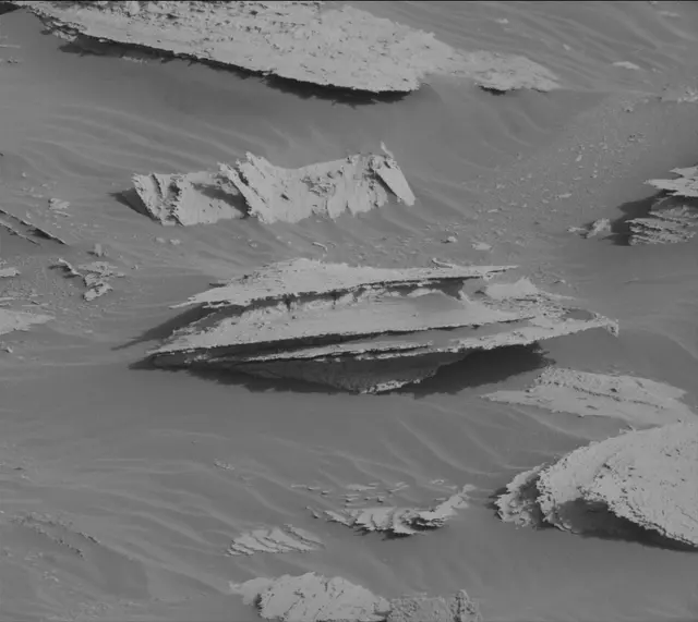Sol 4030: Mast Camera (Mastcam)