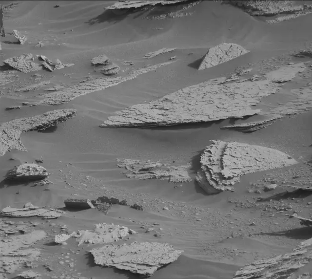 Sol 4030: Mast Camera (Mastcam)