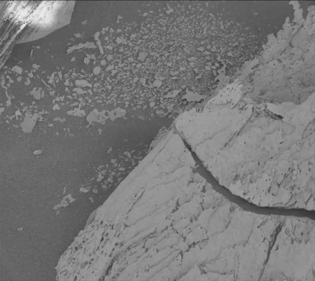 Sol 4030: Mast Camera (Mastcam)