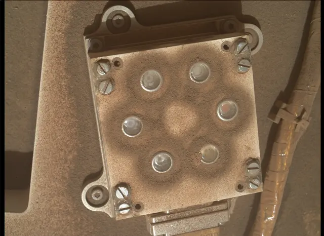 Sol 4030: Mars Hand Lens Imager (MAHLI)