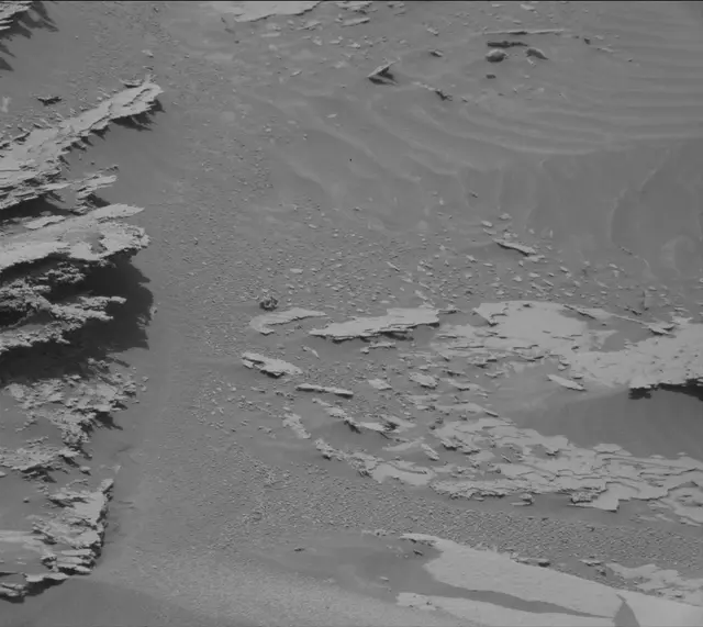 Sol 4032: Mast Camera (Mastcam)