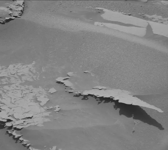 Sol 4032: Mast Camera (Mastcam)