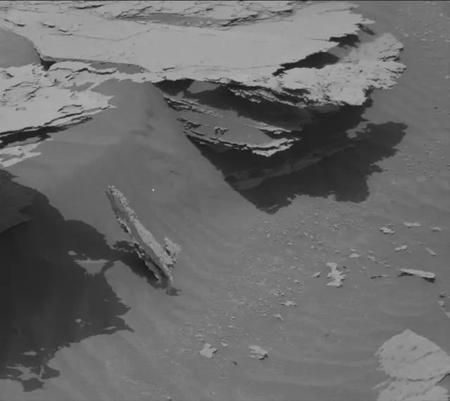 Sol 4032: Mast Camera (Mastcam)