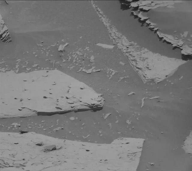Sol 4032: Mast Camera (Mastcam)