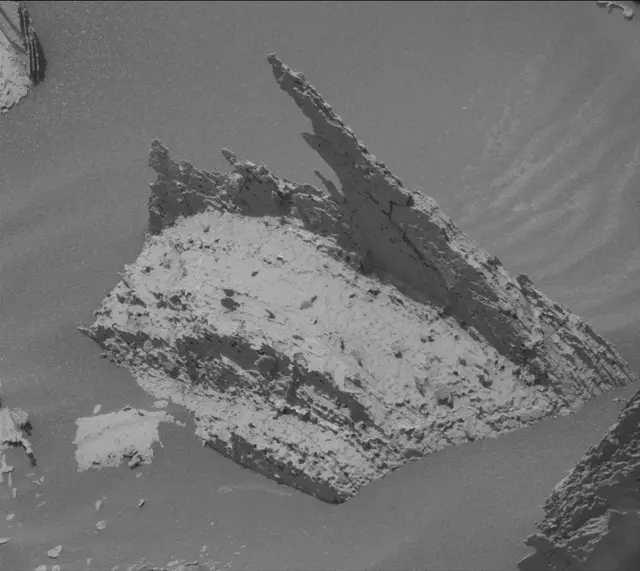Sol 4033: Mast Camera (Mastcam)