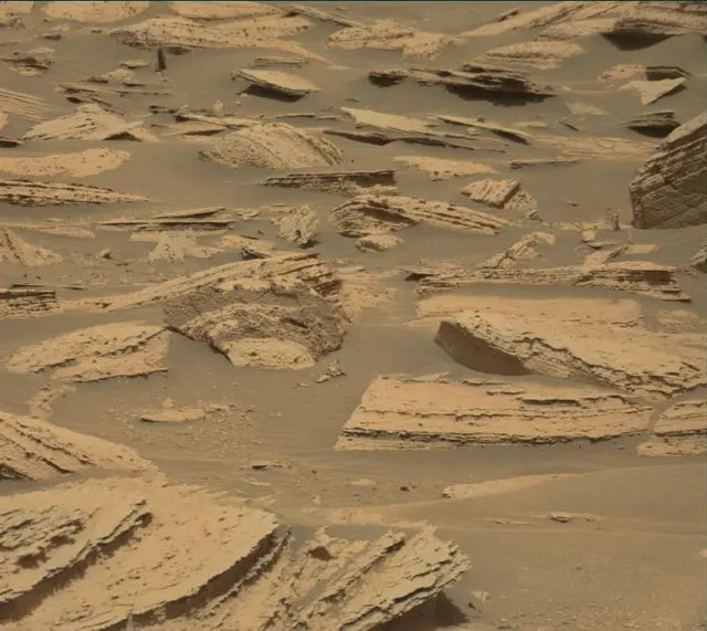 Sol 4033: Mast Camera (Mastcam)