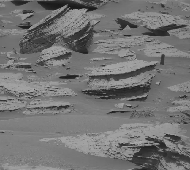 Sol 4033: Mast Camera (Mastcam)