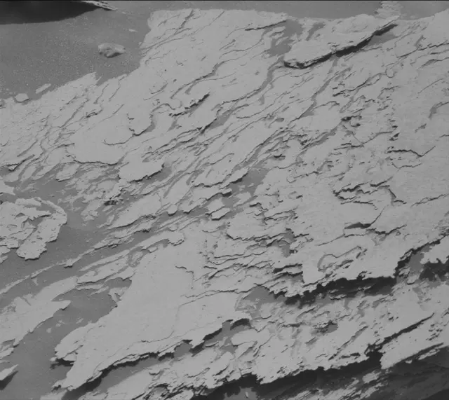 Sol 4035: Mast Camera (Mastcam)