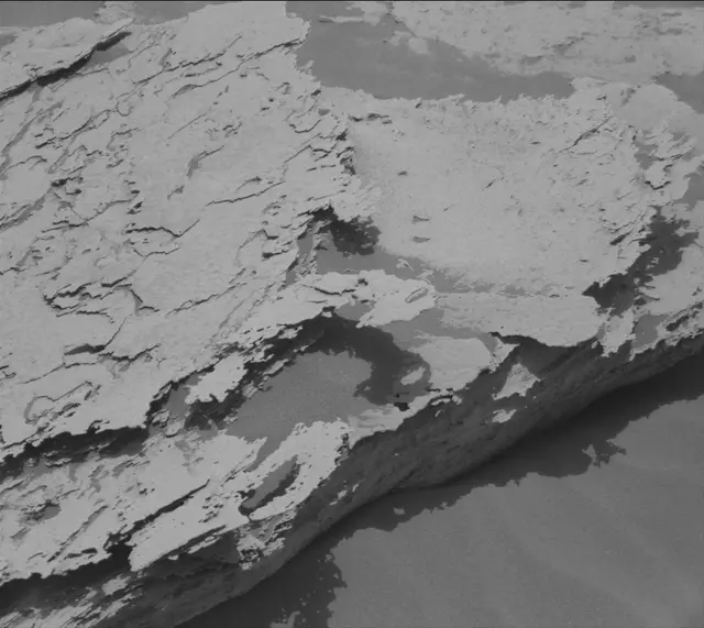 Sol 4035: Mast Camera (Mastcam)