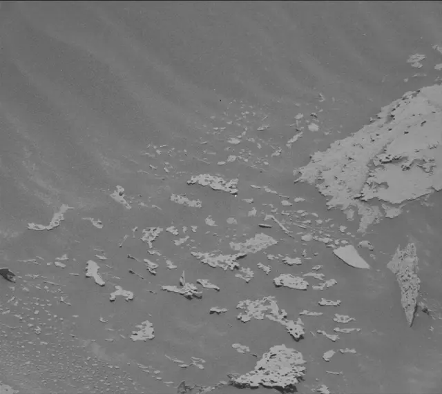 Sol 4035: Mast Camera (Mastcam)