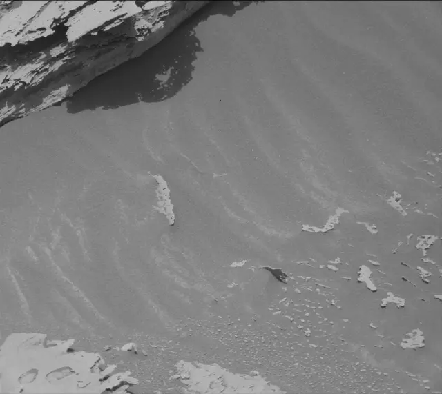 Sol 4035: Mast Camera (Mastcam)