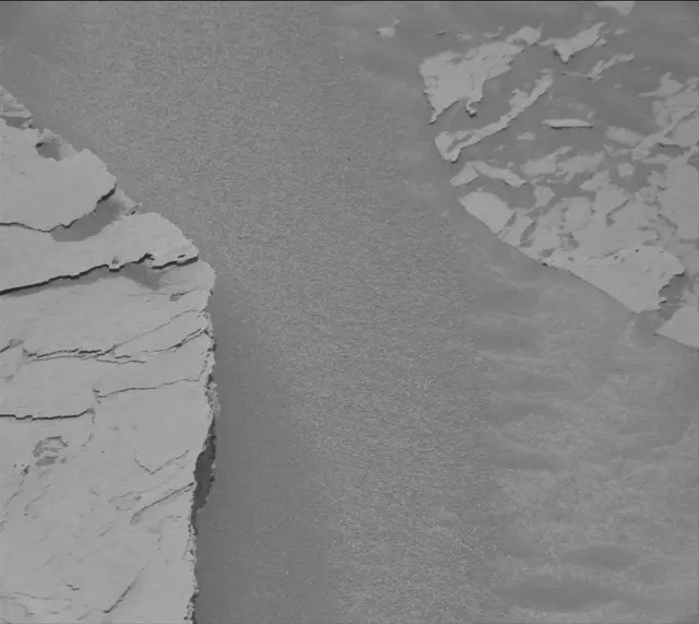Sol 4035: Mast Camera (Mastcam)