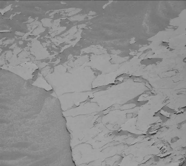Sol 4035: Mast Camera (Mastcam)