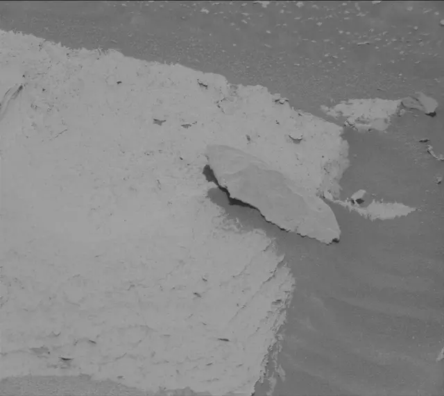 Sol 4035: Mast Camera (Mastcam)