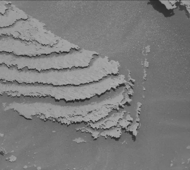 Sol 4035: Mast Camera (Mastcam)