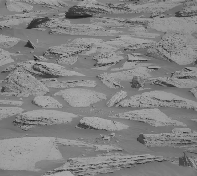 Sol 4035: Mast Camera (Mastcam)