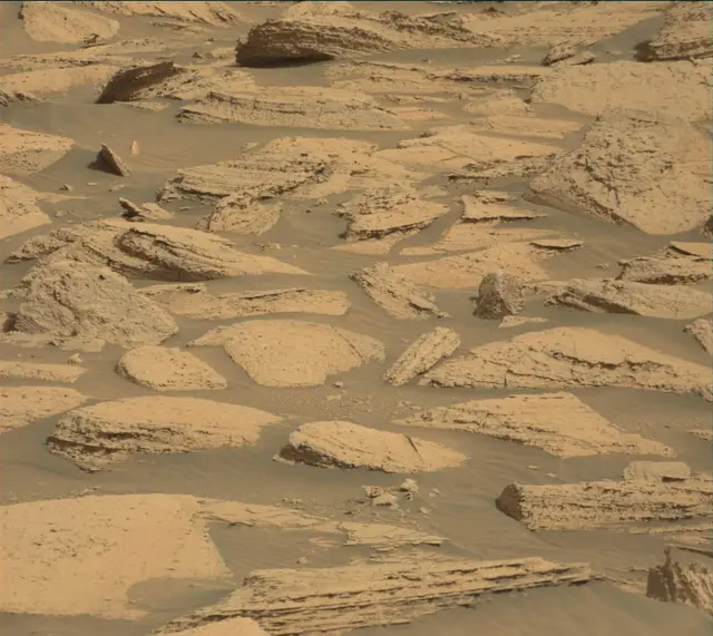 Sol 4035: Mast Camera (Mastcam)