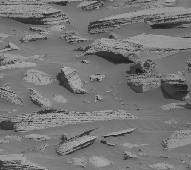 Sol 4035: Mast Camera (Mastcam)