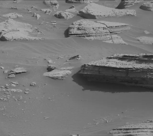 Sol 4035: Mast Camera (Mastcam)