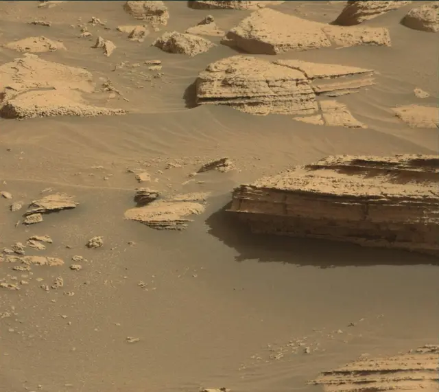 Sol 4035: Mast Camera (Mastcam)