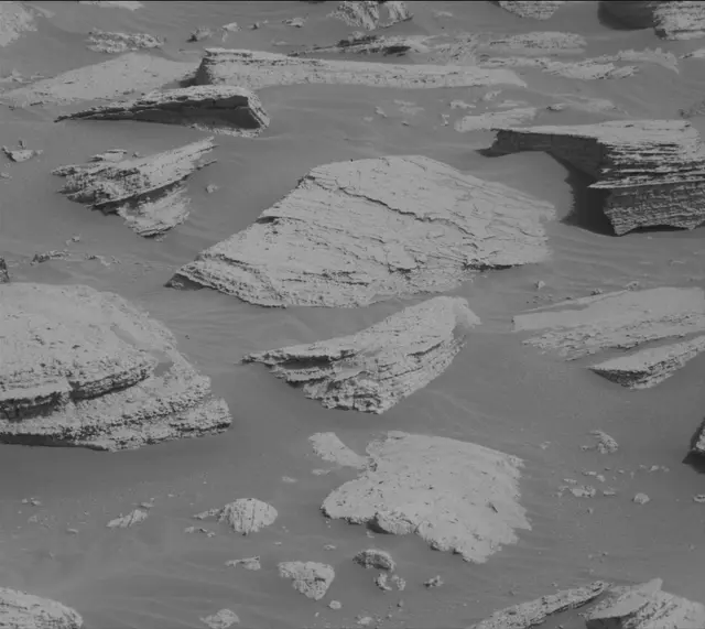 Sol 4035: Mast Camera (Mastcam)