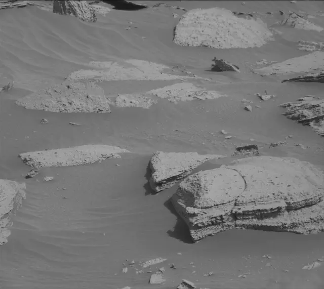 Sol 4035: Mast Camera (Mastcam)
