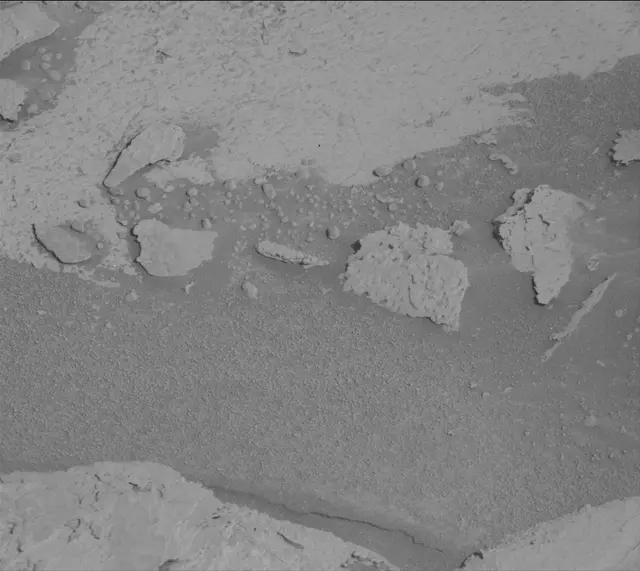 Sol 4035: Mast Camera (Mastcam)