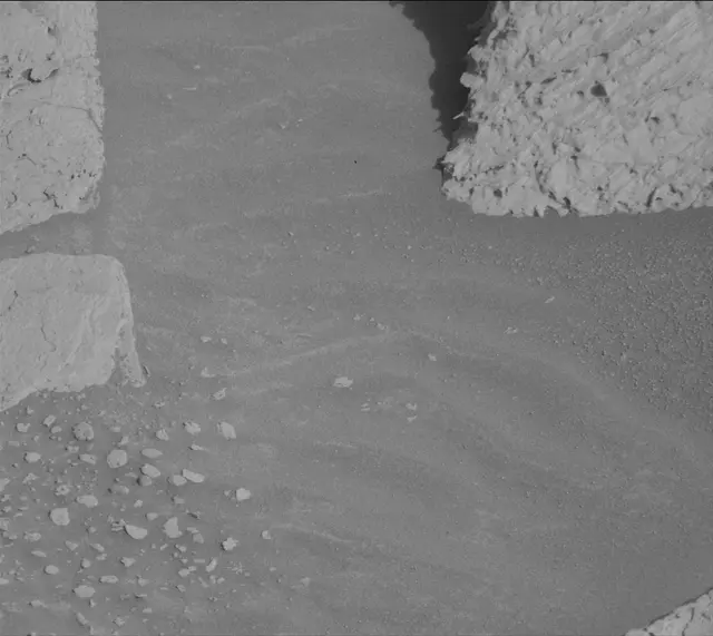 Sol 4035: Mast Camera (Mastcam)