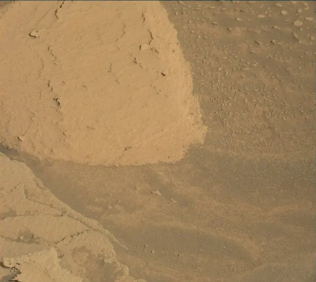 Sol 4035: Mast Camera (Mastcam)