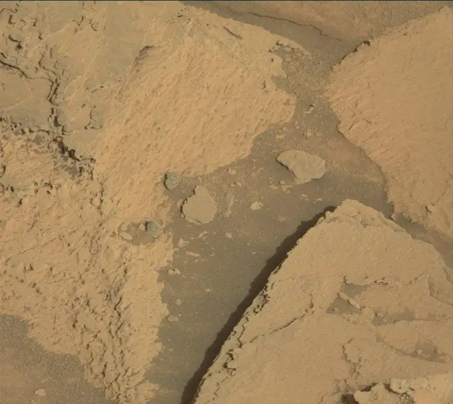 Sol 4035: Mast Camera (Mastcam)