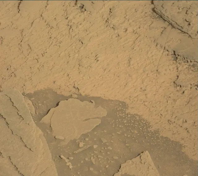Sol 4035: Mast Camera (Mastcam)