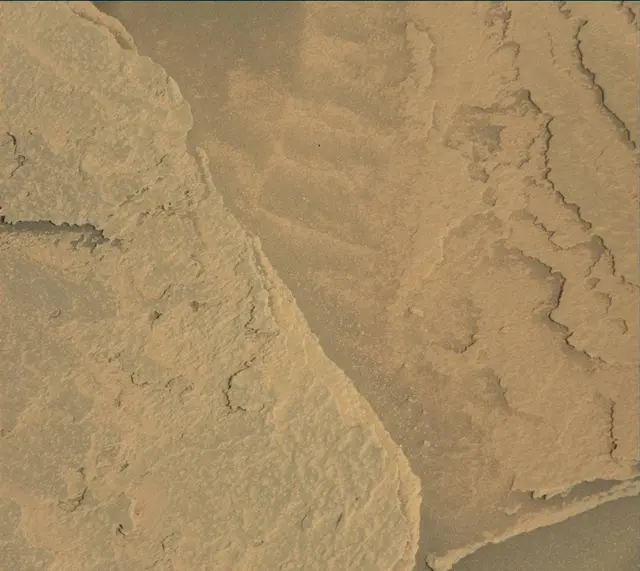 Sol 4035: Mast Camera (Mastcam)