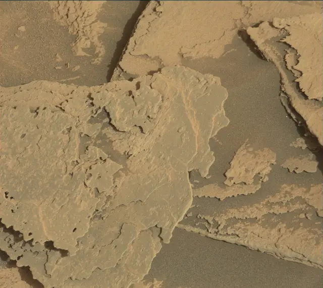 Sol 4035: Mast Camera (Mastcam)