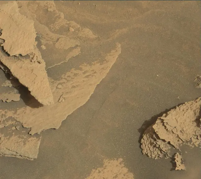 Sol 4035: Mast Camera (Mastcam)