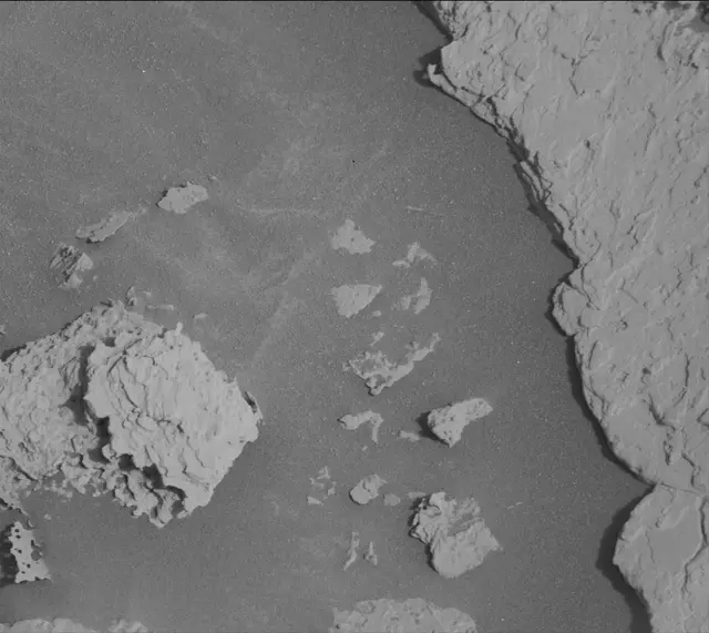 Sol 4035: Mast Camera (Mastcam)