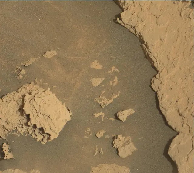 Sol 4035: Mast Camera (Mastcam)