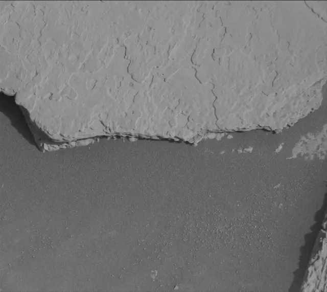 Sol 4035: Mast Camera (Mastcam)