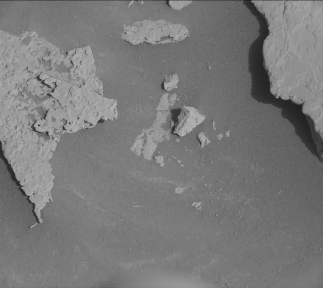 Sol 4035: Mast Camera (Mastcam)