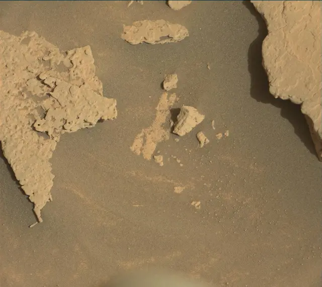 Sol 4035: Mast Camera (Mastcam)