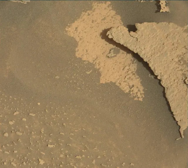 Sol 4035: Mast Camera (Mastcam)