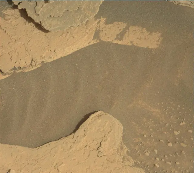 Sol 4035: Mast Camera (Mastcam)