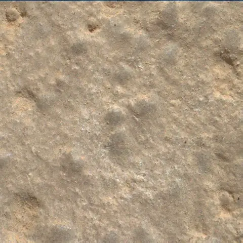 Sol 4035: Mars Hand Lens Imager (MAHLI)