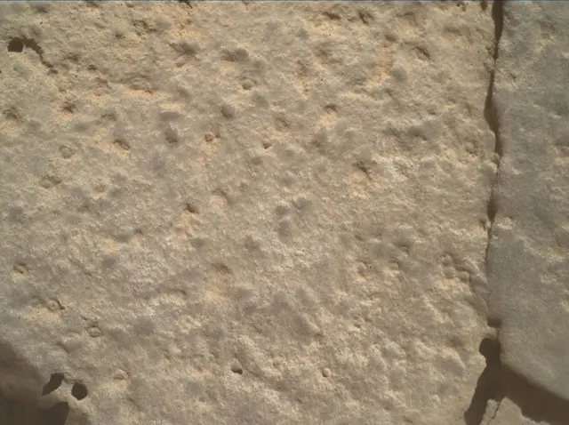 Sol 4035: Mars Hand Lens Imager (MAHLI)